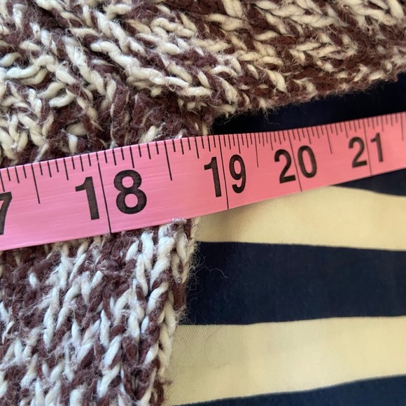 J Crew Brown Knit Crochet Turtleneck Sweater Size Medium - Picture 8 of 8